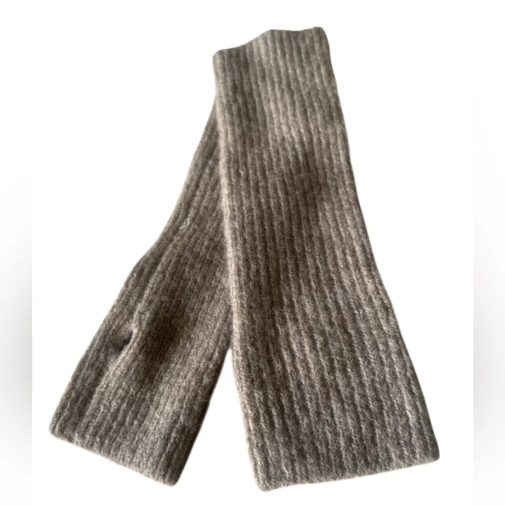 ZARA Cozy Light Brown Ribbed Knit Fingerless Gloves Women’s Size NEW WITHOUT TAG